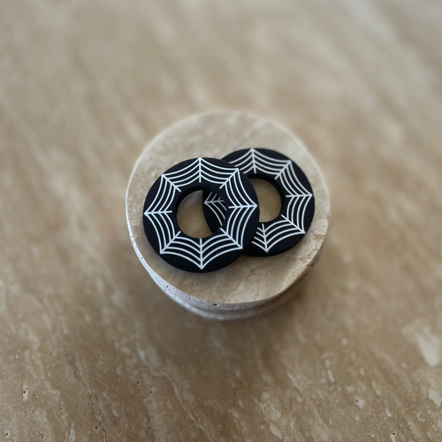 Spider Web Grip Donuts